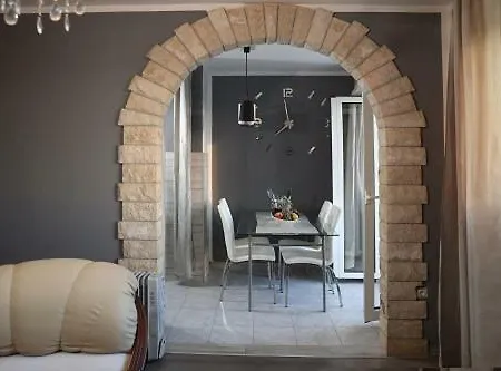 Laura Apartment